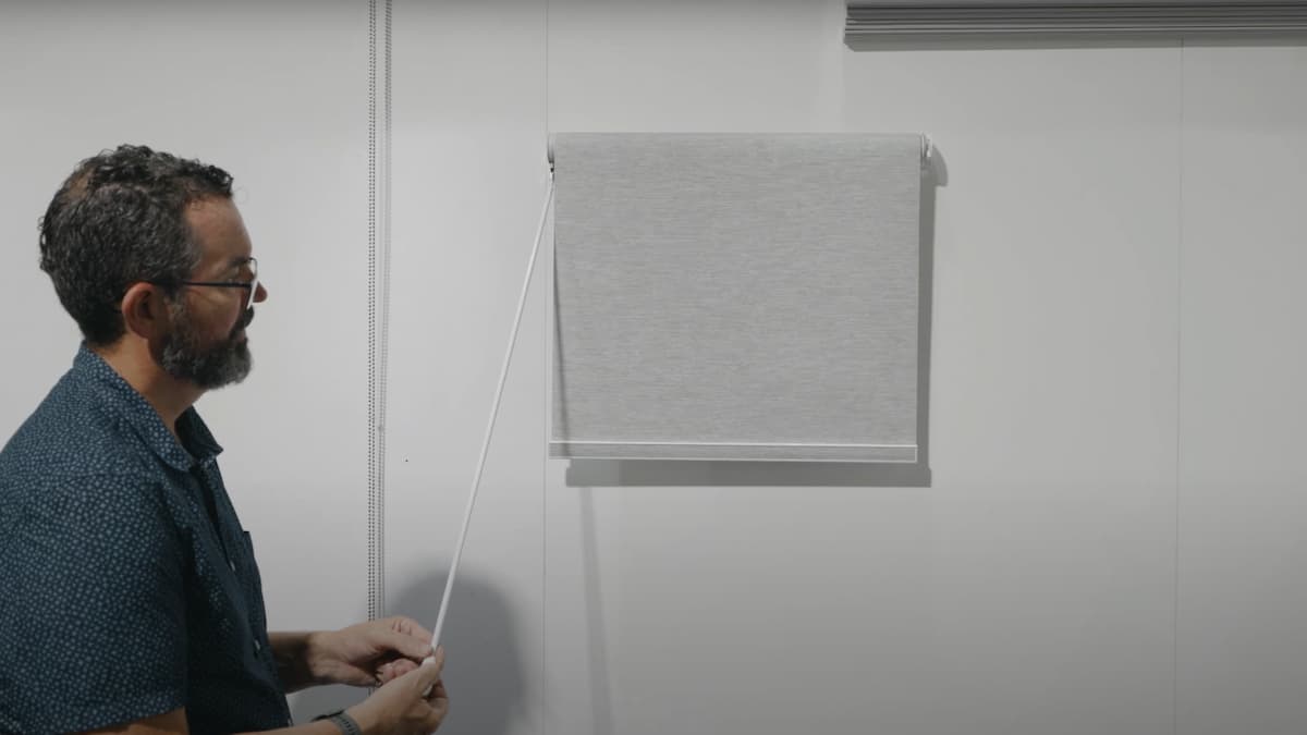 fix frayed roller blind fabric